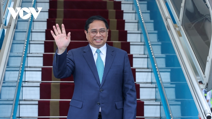 PM Pham Minh Chinh leaves Hanoi for 43rd ASEAN Summit in Indonesia